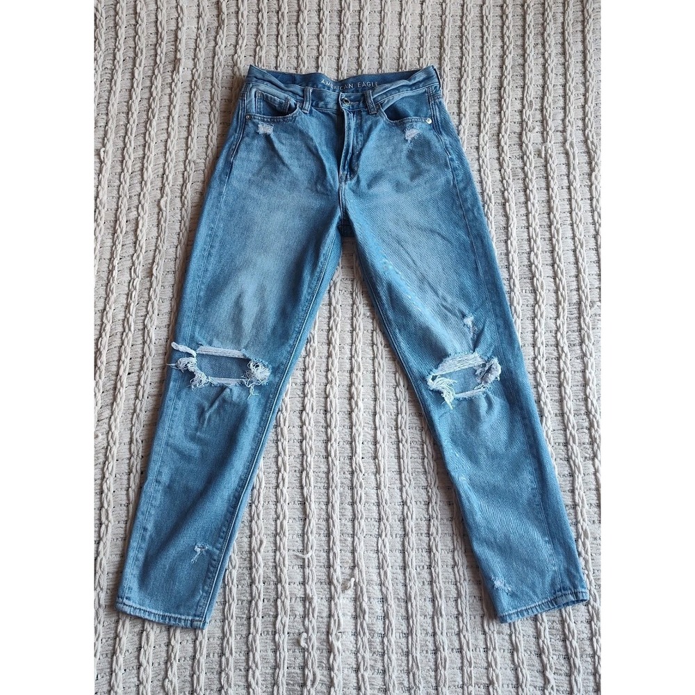 American Eagle Mom Jean Size 4 Regular Distressed Light Wash Womens Denim